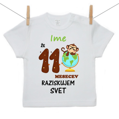 Majica s kratkimi rokavi Že 11 mesecev raziskujem svet Majica s kratkimi rokavi Že 11 mesecev raziskujem svet